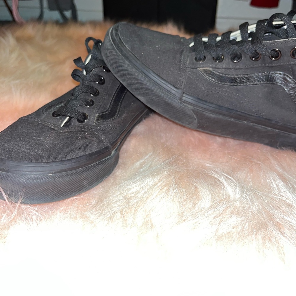 Vans - Picture 6 of 6